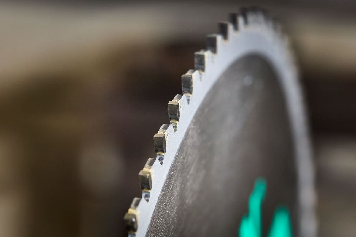 Disco Especial TCT para Sierra Circular Evolution de 210mm, 60 Dientes y Agujero de 25.4mm para Aluminio